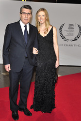 Rudi Assauer mit Begleitung