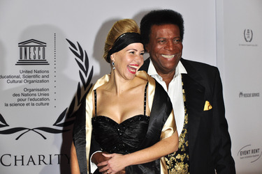 Roberto Blanco mit Gattin Luzandra Strassburg