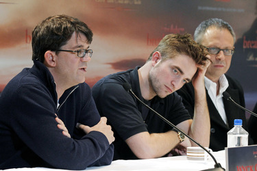 Wyck Godfrey, Robert Pattinson, Bill Condon