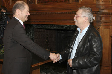 Olaf Scholz, Wolf Biermann