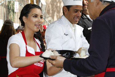 Kim Kardashian, Antonio Villaraigosa