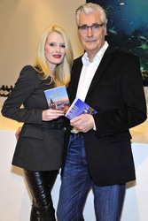 Mirja du Mont, Sky du Mont