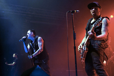 Paul Anthony Thomas, Joel Reuben Madden, Benjamin Levi Madden (Good Charlotte)
