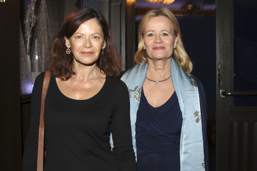 Angela Roy, Claudia Rieschel