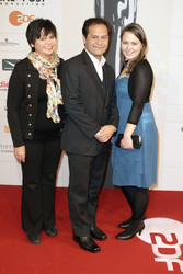 Leonard Retel Helmrich mit Schwester und Nichte