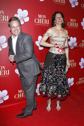 Lola Paltinger mit Begleitung