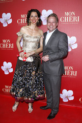 Lola Paltinger mit Begleitung