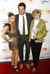 Fergie (The Black Eyed Peas), Josh Duhamel mit Mutter Bonny Duhamel