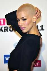 Alina Süggeler (Frida Gold)