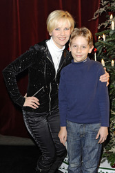 Andrea-Kathrin Loewig mit Patenkind Oscar