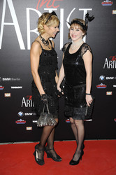 Nina-Friederike Gnädig, Jasmin Schwiers