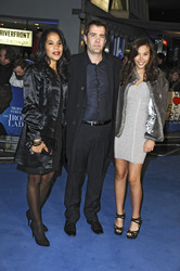 Damian Jones mit Begleitung