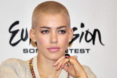 Alina Süggeler (Frida Gold)