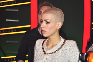 Alina Süggeler (Frida Gold)