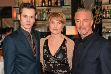 Florian Bartholomäi, Karoline Eichhorn, Klaus J. Behrendt