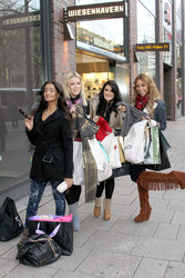 Gabriella 'Gabby' De Almeida Rinne, Leonore 'Leo' Bartsch, Selina Herrero, Ronja Hilbig (Queensberry)