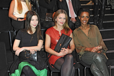 Nora von Waldstätten, Anna Loos, Dennenesch Zoudé