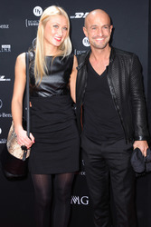 Peyman Amin mit Begleitung