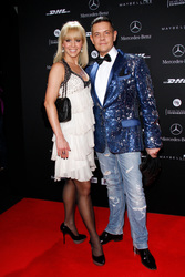 Isabel Edvardsson mit Begleitung