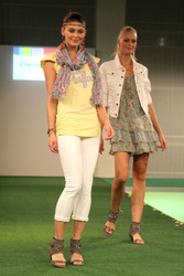 Janina Delia Schmidt, Miriam Höller