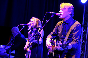 Carla Torgerson, Chris Eckman (The Walkabouts)