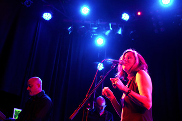 Glenn Slater, Michael Wells, Carla Torgerson (The Walkabouts)