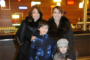 Gerit Kling und Anja Kling mit den Kindern Tano und Alea