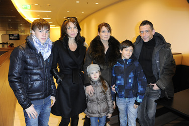 Gerit Kling und Anja Kling mit Mann Jens Solf und den Kindern Leon, Tano und Alea
