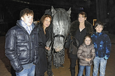 Gerit Kling und Anja Kling mit den Kindern Leon, Tano und Alea