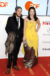 Cosma Shiva Hagen mit Begleitung