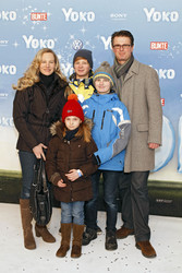 Constanze Hausmann mit Ehemann Jürgen Hausmann mit ihren Kindern Johannes, Benedict und Theres