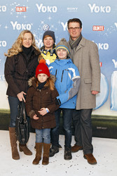 Constanze Hausmann mit Ehemann Jürgen Hausmann mit ihren Kindern Johannes, Benedict und Theres