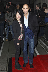 Mark Strong mit Gattin