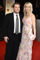 James Corden mit Freundin Julia Carey