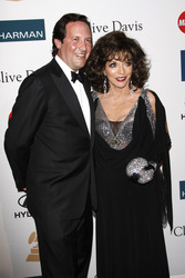 Joan Collins mit Ehemann Percy Gibson