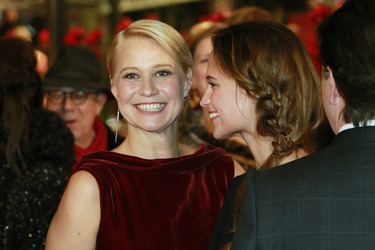 Trine Dyrholm, Alicia Vikander