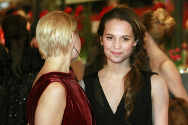 Trine Dyrholm, Alicia Vikander