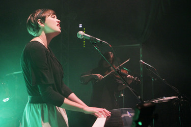 Cherilyn MacNeil (Dear Reader)