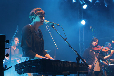 Cherilyn MacNeil (Dear Reader)