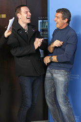 Michael Fassbender, Antono Banderas