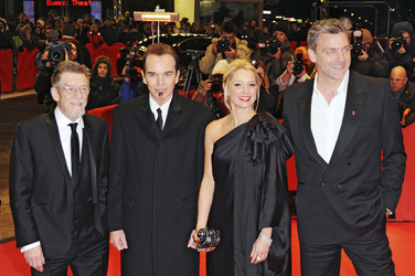 John Hurt, Billy Bob Thornton, Katherine LaNasa, Ray Stevenson
