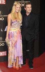 Gedeon Burkhard mit Freundin Annika Bormann