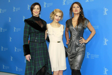 Stephanie Paul, Julia Dietze, Peta Sergeant