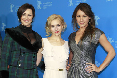 Stephanie Paul, Julia Dietze, Peta Sergeant