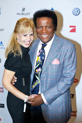 Roberto Blanco mit Freundin Luzandra Strassburg