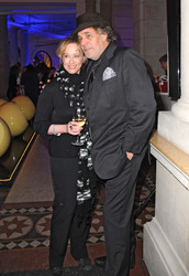 Christian Kohlund mit Begleitung