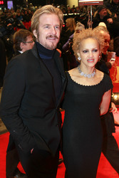 Matthew Modine mit Begleitung