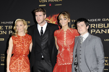 Elizabeth Banks, Liam Hemsworth, Jennifer Lawrence, Josh Hutcherson