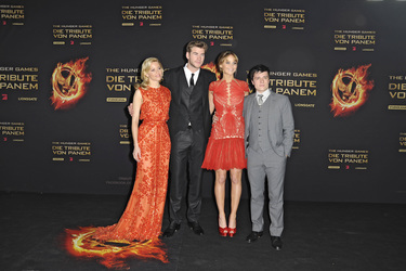 Elizabeth Banks, Liam Hemsworth, Jennifer Lawrence, Josh Hutcherson