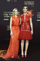 Elizabeth Banks, Jennifer Lawrence